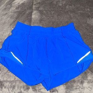 Lululemon Hotty Hot shorts 2.5” LR